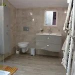 Large 3 Bedroom Near Ruffec *