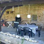 Large 3 Bedroom Near Ruffec 別荘 Bernac