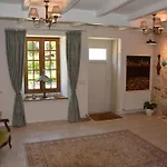 Large 3 Bedroom Near Ruffec 別荘 *