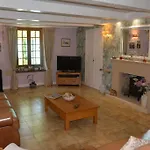 Large 3 Bedroom Near Ruffec Bernac