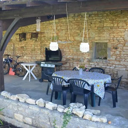 Large Near Ruffec Vakantiehuis Bernac (Charente)