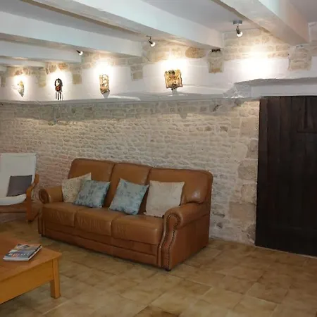 Vakantiehuis Large 3 Bedroom Near Ruffec