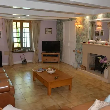 Large 3 Bedroom Near Ruffec Bernac (Charente)