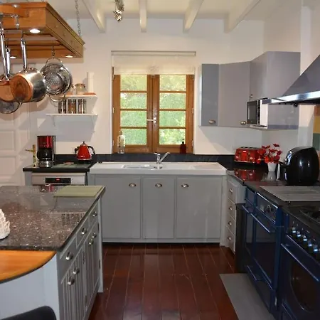 Large 3 Bedroom Near Ruffec Vakantiehuis