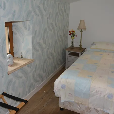 Large 3 Bedroom Near Ruffec 別荘 Bernac