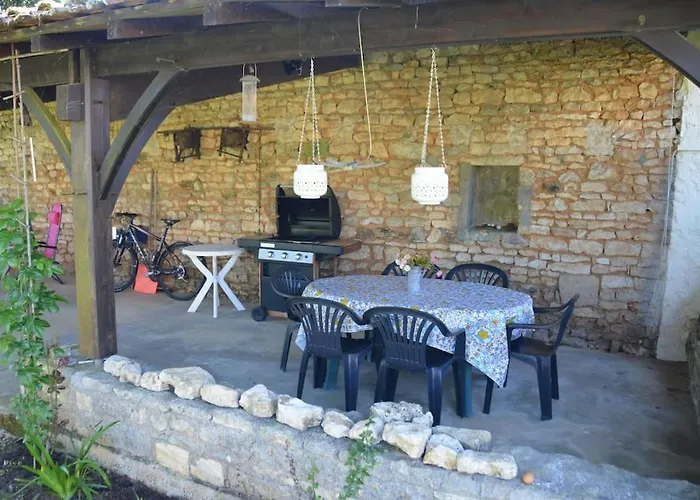 Large Near Ruffec Vakantiehuis Bernac (Charente)